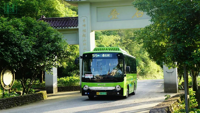 G6 bus