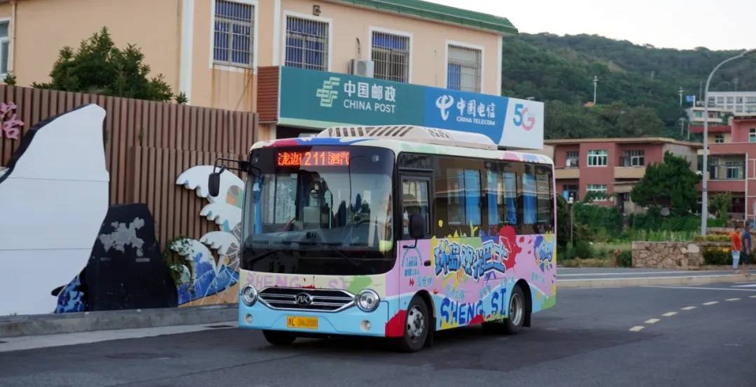 G60 tourism bus