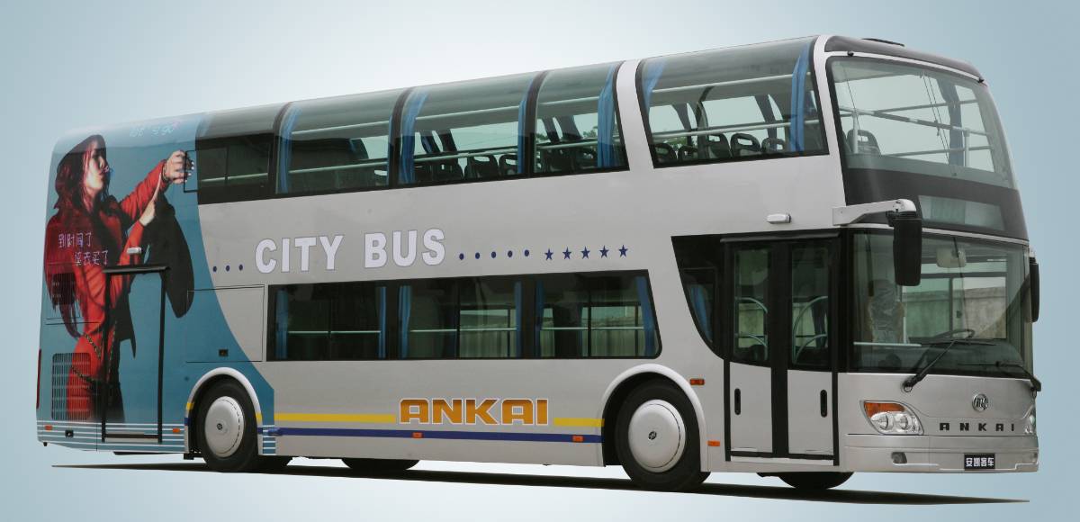 double-decker sightseeing buses